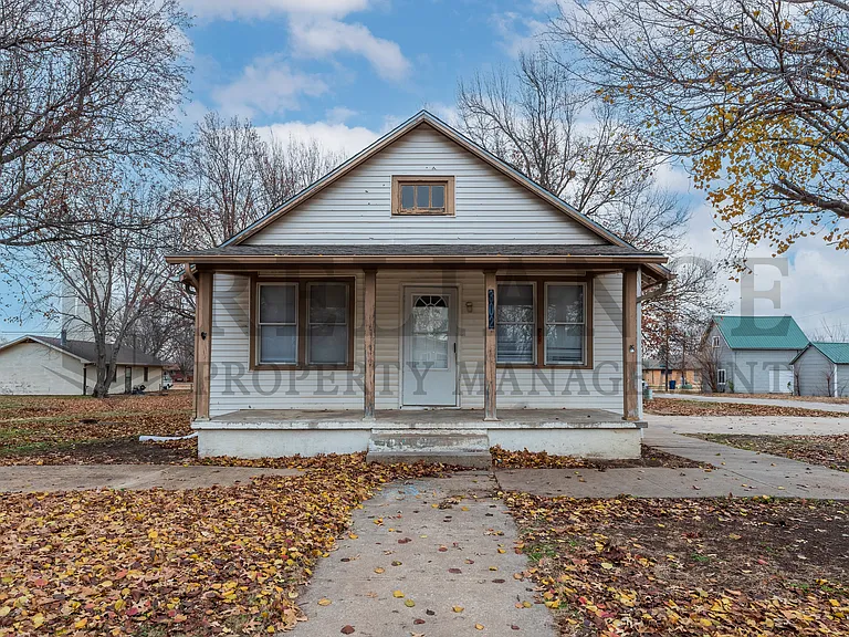 302 N King St — Photo 1