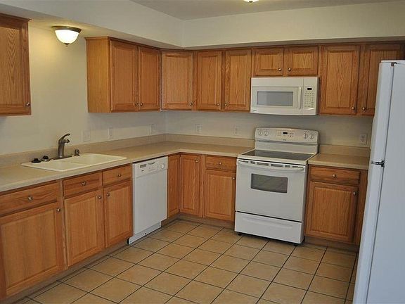 Spacious Eat-in Kitchen
