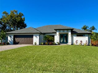 922 SW 6th Ct, Cape Coral, FL 33991