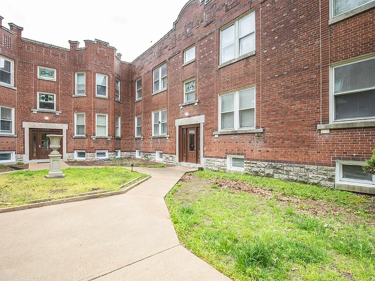 2338 Tower Grove Ave #2W — Photo 11