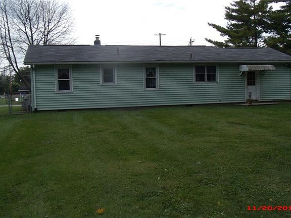 3rd image of 584 Fairview Dr