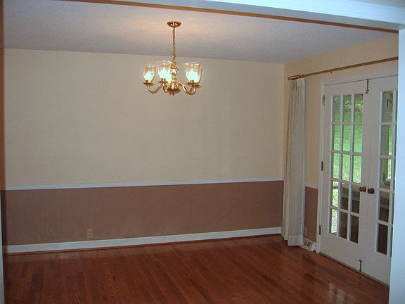 Dining:	12'x14'