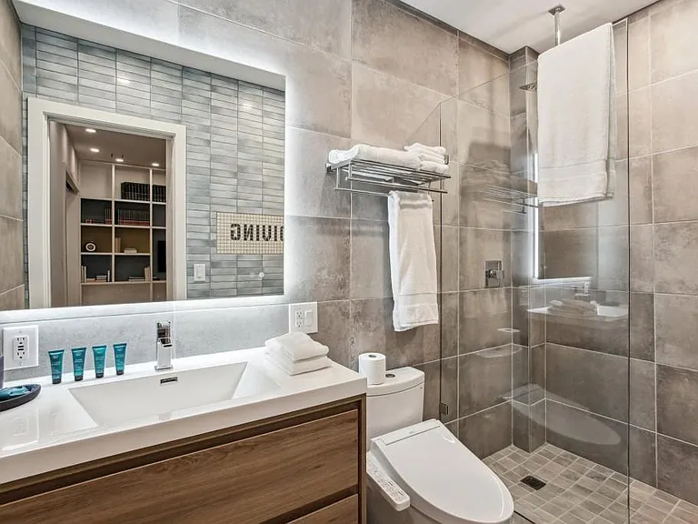 608 McGruder St NE — Photo 5