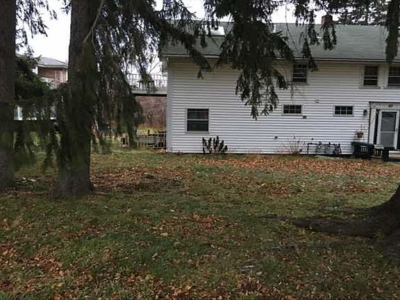 2nd image of 20 N Lake Dr