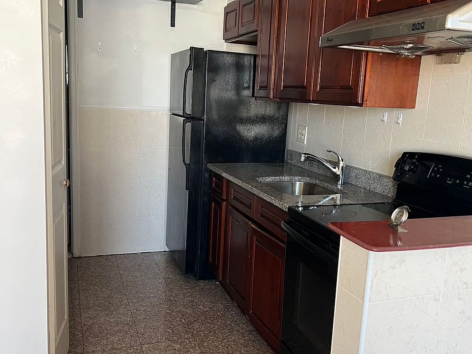 2nd image of 1220 N Carlisle St #3B