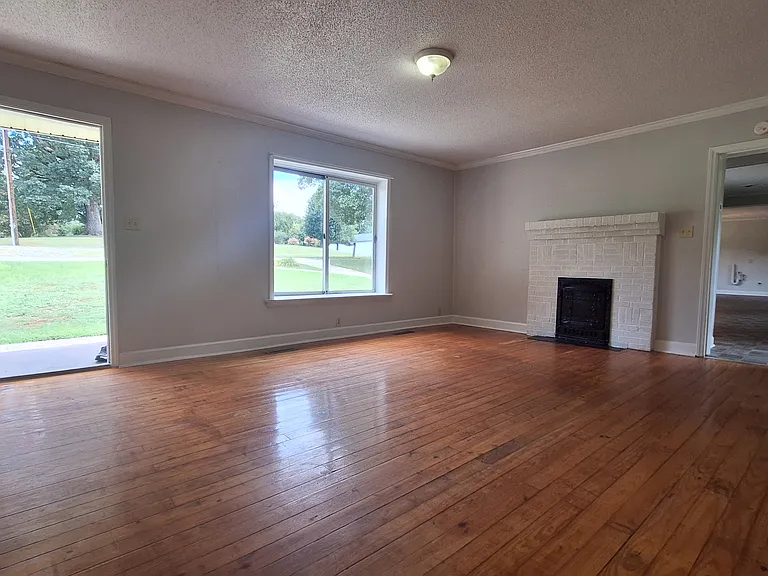 2523 US Highway 70 — Photo 10