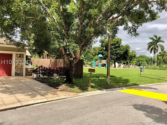2nd image of 5661 SW 99th Ln