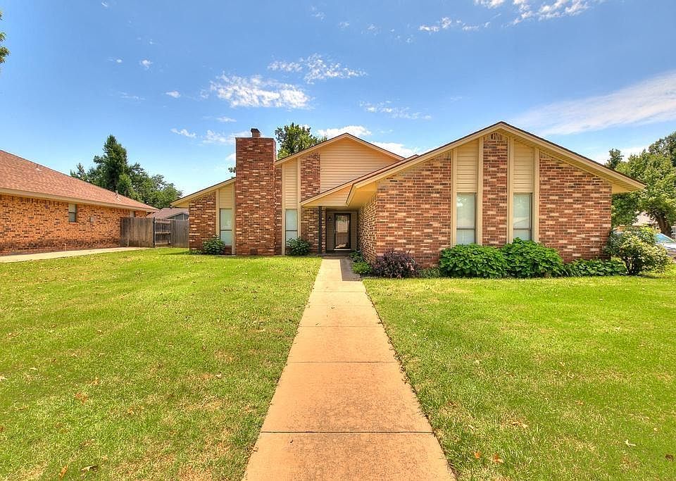 1st image of 216 E Platt Dr