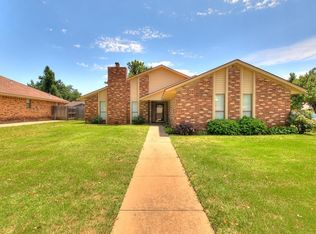 216 E Platt Dr, Yukon, OK 73099