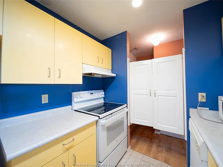 2922 Rivard Ave #211 — Photo 11