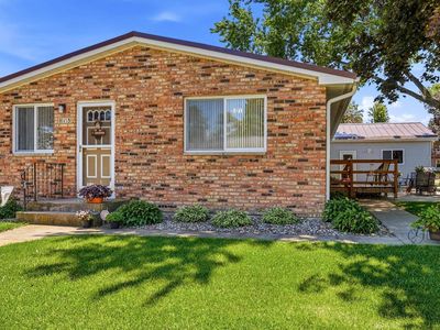 813 4th Ave SW, Cascade, IA, 52033