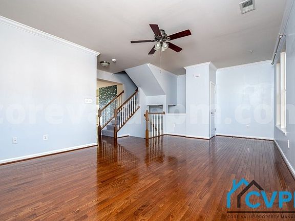 4th image of 584 Fox River Hills Way