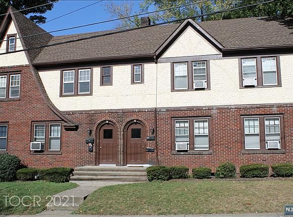 3rd image of 51-53 Pierce Ave