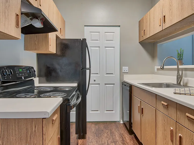 Perry' Crossings Apartments — Photo 8