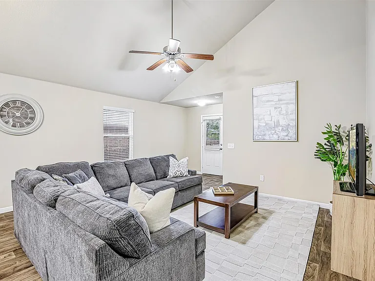 10604 Menominee Falls Ln — Photo 3