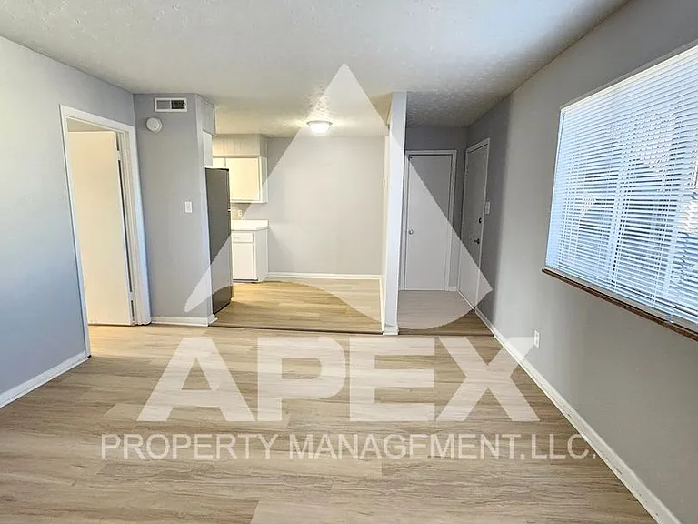 Springdale Apartments — Photo 6