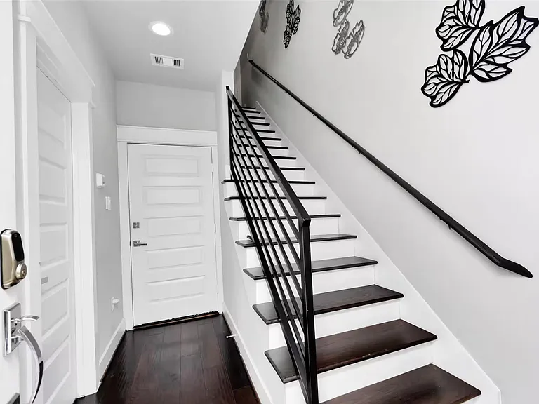 2107 Engelmohr St — Photo 18