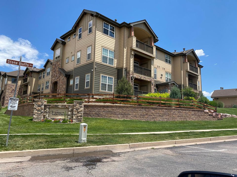 Vistas at Norwood is beautiful and well-kept with clubhouse, pool and fitness center.