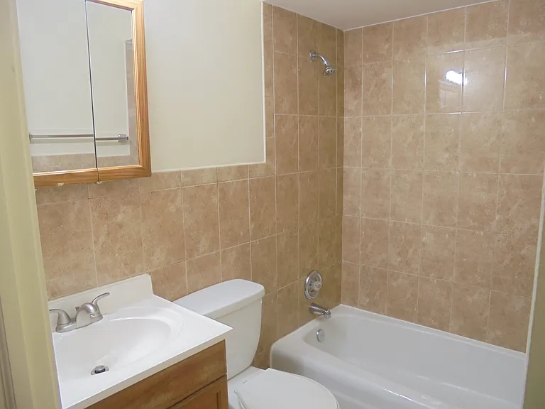 5310 N Chester Ave #301 — Photo 9
