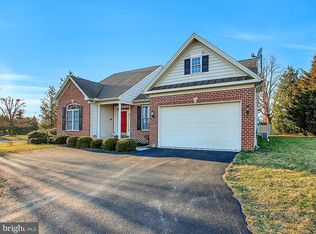 122 Panther Dr, Hanover, PA 17331