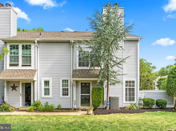 83 Avon Ln, New Hope, PA 18938