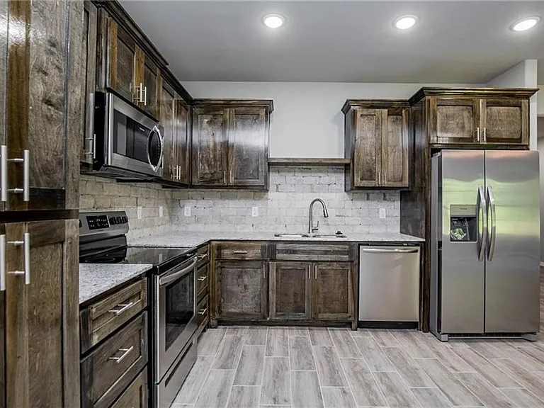 1903B Azlin Pl — Photo 8