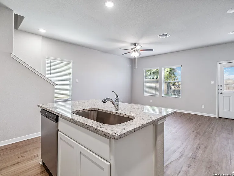 3908 Abbott Pass #101 — Photo 5