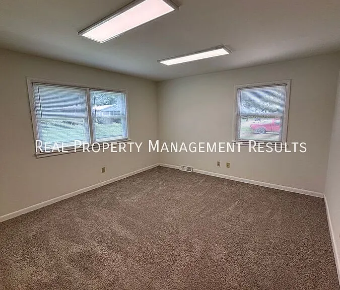 2030 Joyce Ave — Photo 12