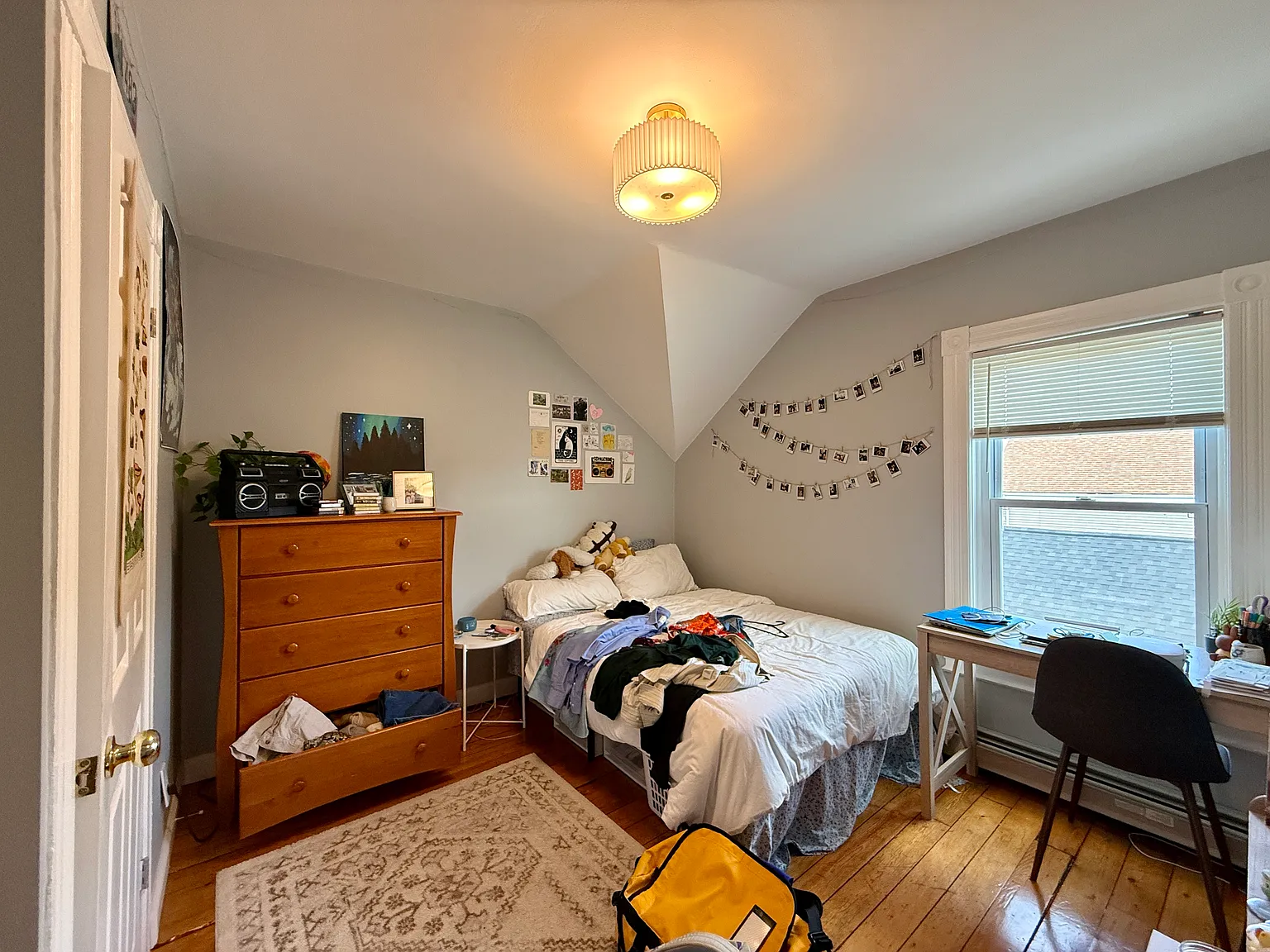 3 bed, 1300 sqft, $2,250 — Photo 4