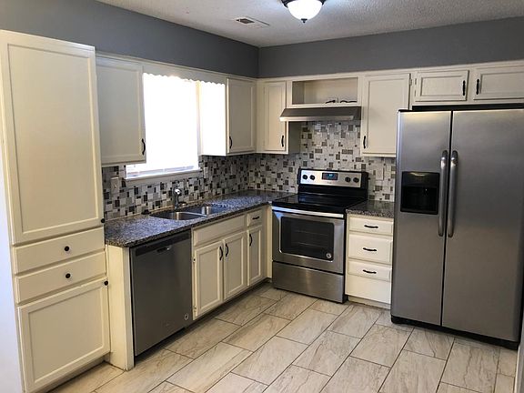 5th image of 1378 NW Jefferson Ct