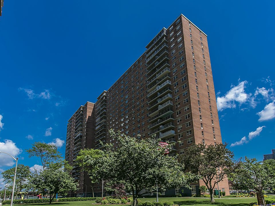1st image of 2932 W 5th St APT 14B