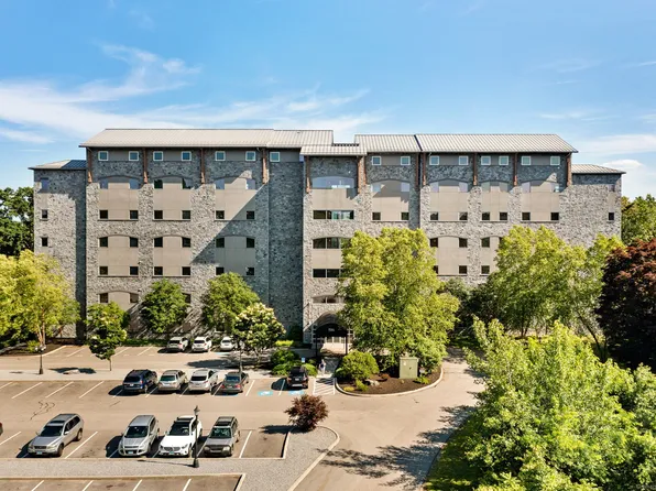 586 West Thames Street #607, Norwich, CT 06360