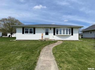 413 E Main St, Pleasant Plains, IL 62677