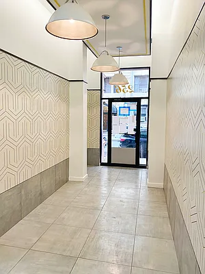 Rented by Bond New York | media 31