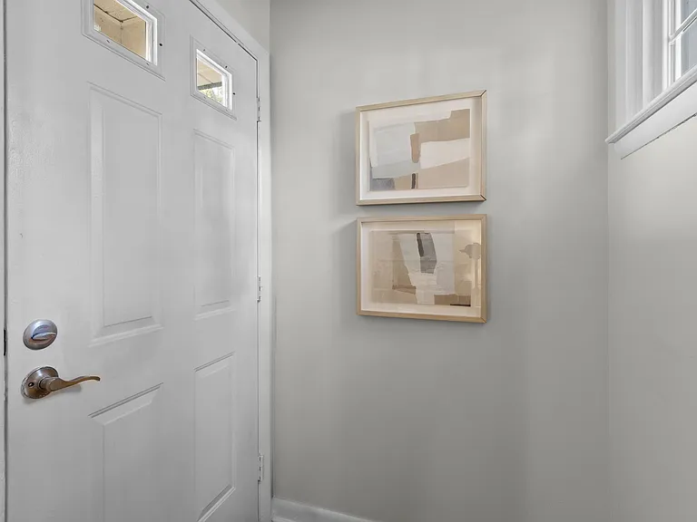West Oak Apartments — Photo 32