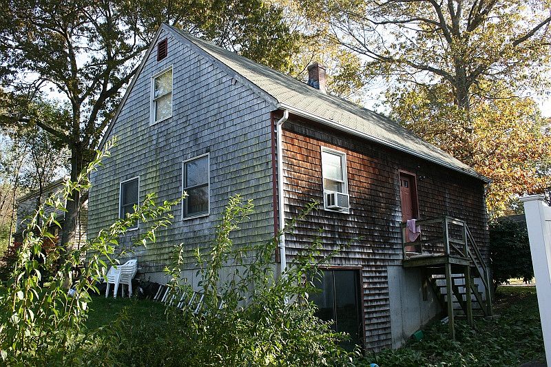 2nd image of 71 Edgewater Rd