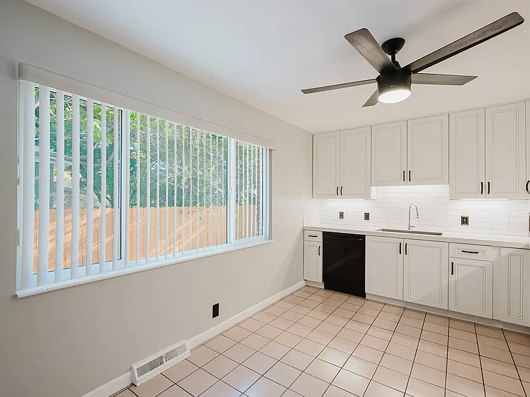 3260 E Cummings Rd — Photo 9