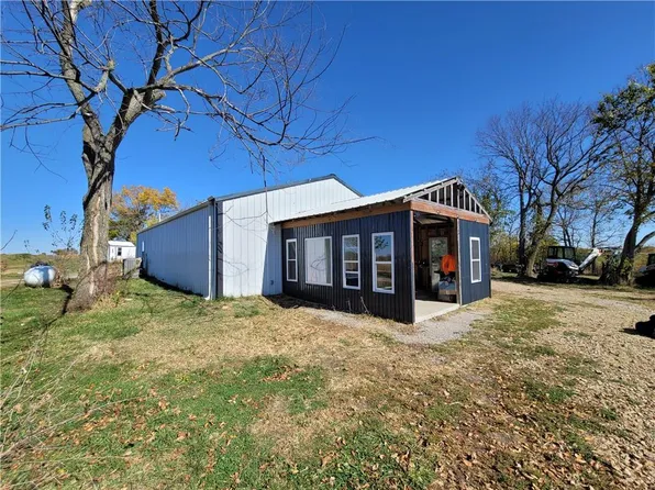 5985 NW Fairview Rd, Maysville, MO 64469