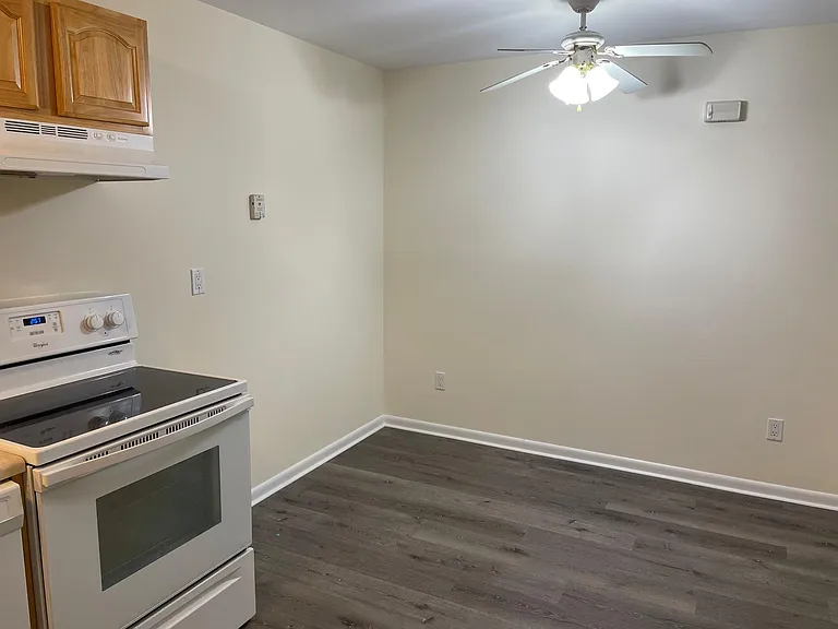 131 N Main St #16 — Photo 7