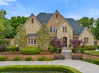 35 W Nottingham Ln, Rogers, AR 72758
