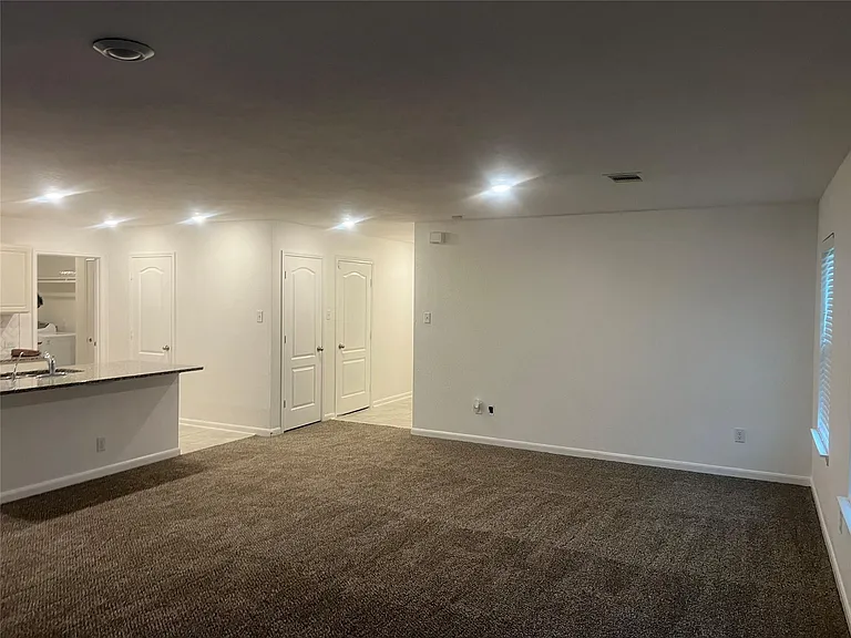 2524 Bryan Park Ln — Photo 7