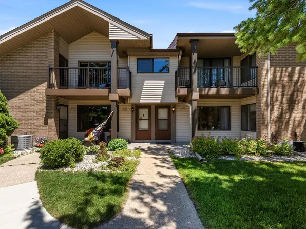 W177N9776 Riversbend CIRCLE E E, Germantown, WI 53022