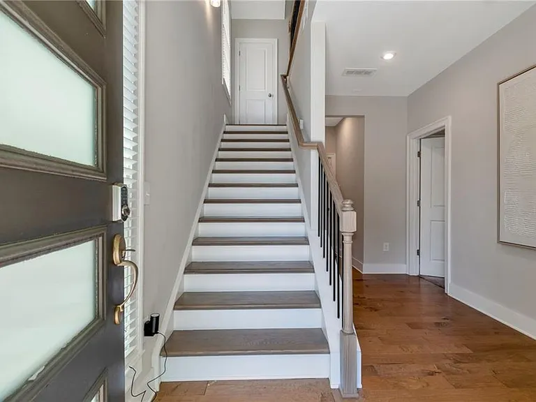 564 Ember Ln — Photo 3