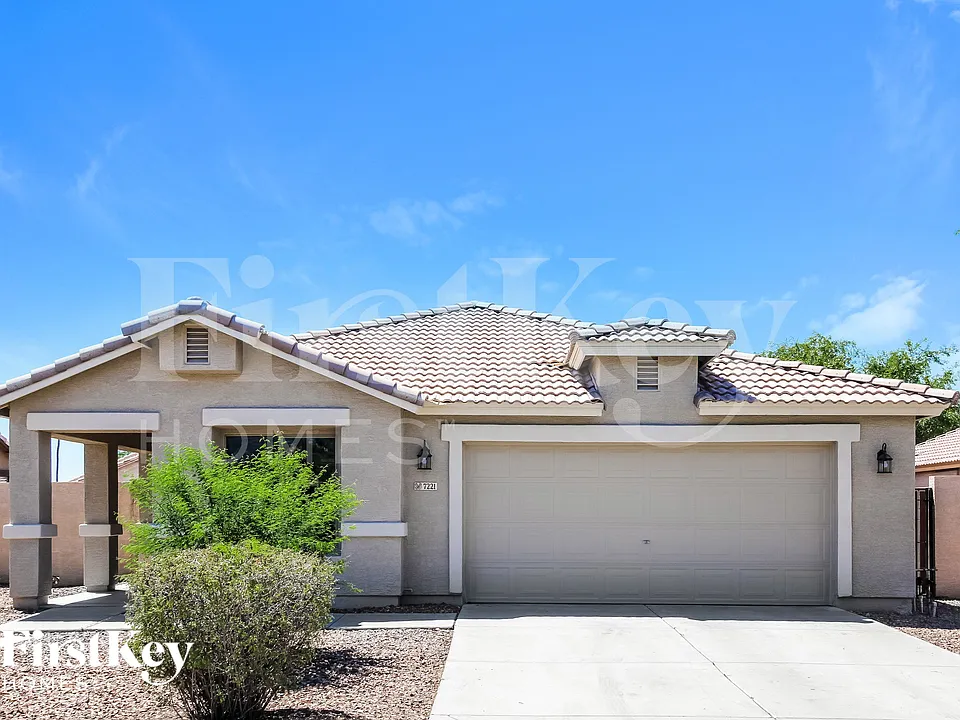 7221 W Marlette Ave