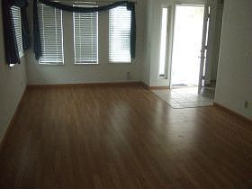 4th image of 802 Almora Ave