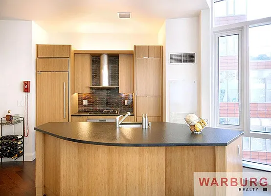 Sold by Warburg | media 5