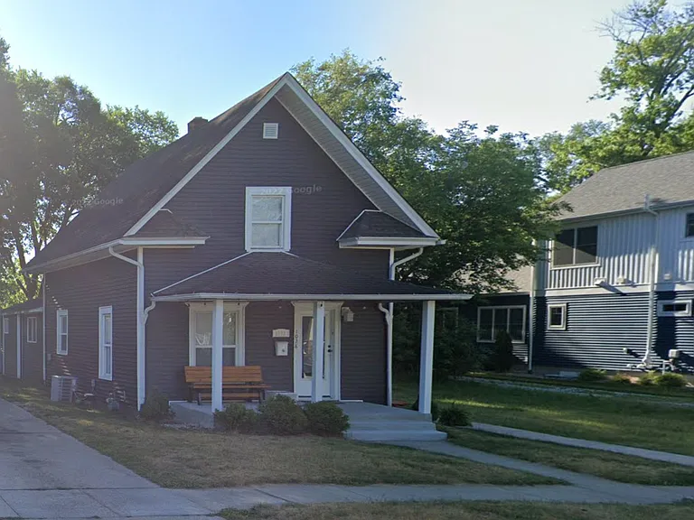 1028 N Lawrence St — Photo 2