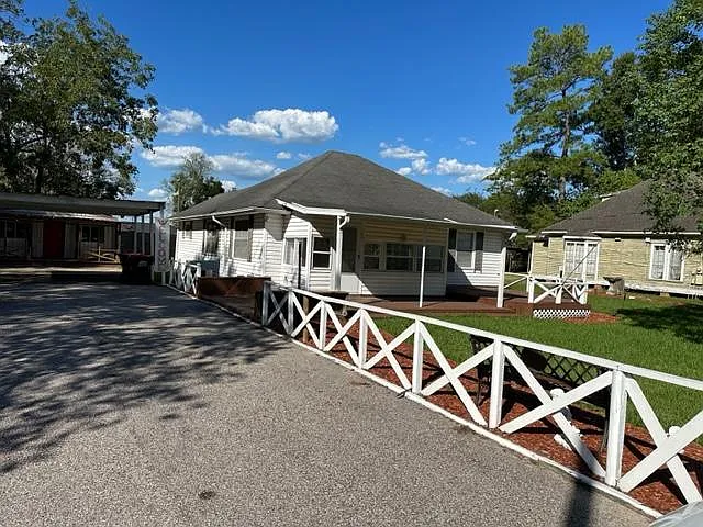 3 bed, 1.5 bath, 1385 sqft, $1,400 — Photo 4