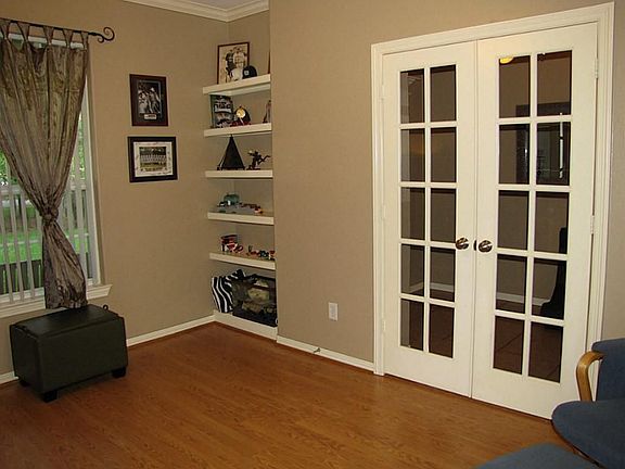 5th image of 503 Shadberry Dr