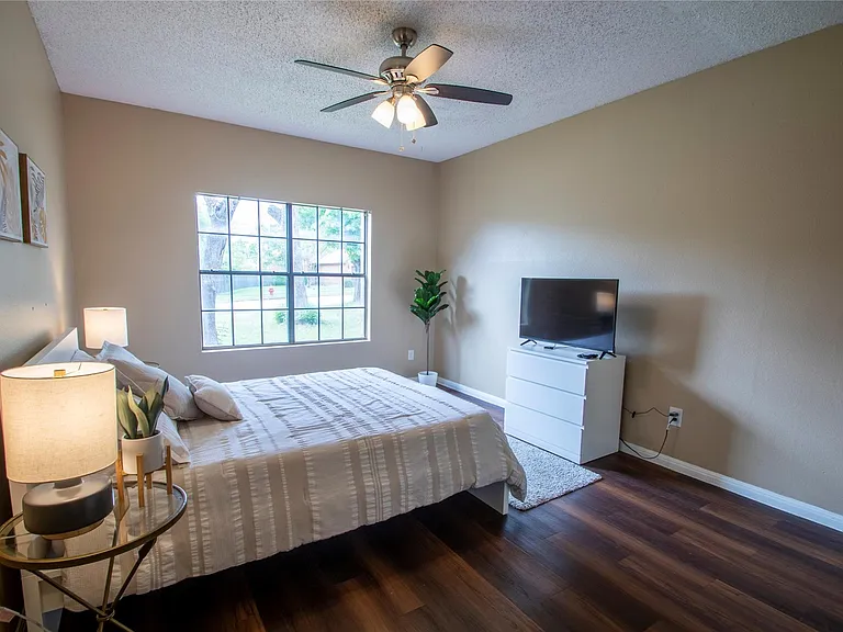2108 Warfield Way — Photo 11